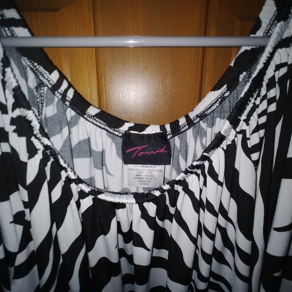 Torrid Zebra Top - Picture 3 of 3